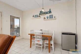 125 E Retama St in South Padre Island, TX - Building Photo - Building Photo