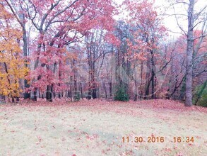 2642 Shady Valley Rd in Gainesville, GA - Foto de edificio - Building Photo