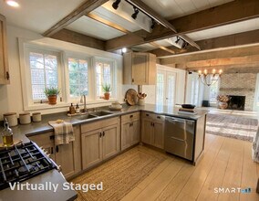 165 Drum Hill Rd in Wilton, CT - Building Photo - Building Photo