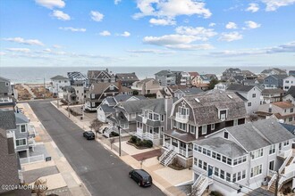 51 3rd Ave in Lavallette, NJ - Foto de edificio - Building Photo