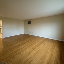 202 S Main St in Hackensack, NJ - Building Photo - Building Photo