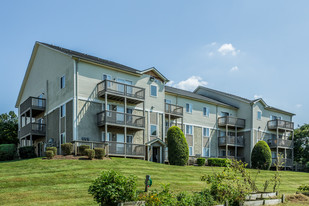 Whispering Oaks Apartments