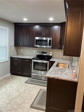 25 Padanaram Rd in Danbury, CT - Building Photo - Building Photo