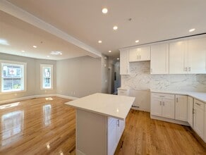 86 Orchard St, Unit 3 in Medford, MA - Building Photo - Building Photo