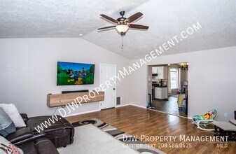 11219 W Abram Dr in Boise, ID - Building Photo - Building Photo