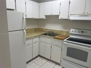 3881 W Flagler St in Miami, FL - Building Photo - Building Photo