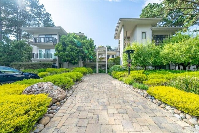 29 Ocean Pines Ln in Pebble Beach, CA - Building Photo - Building Photo