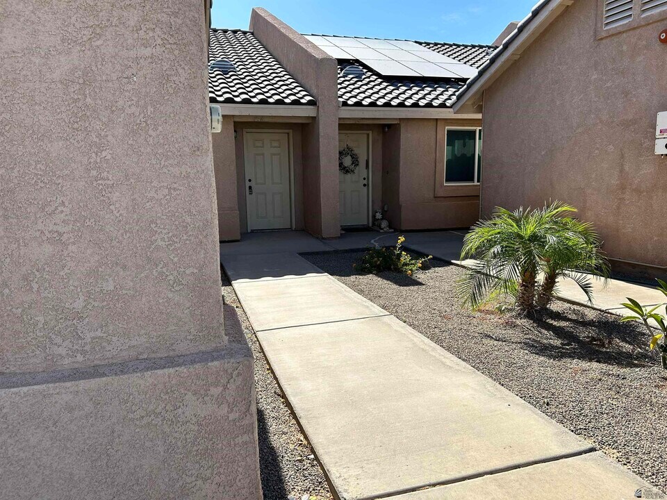 3956 S Brianna Dr in Yuma, AZ - Building Photo