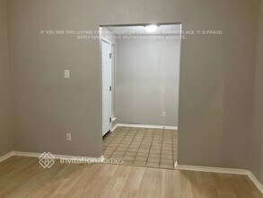 512 Buttercup Trail in Mesquite, TX - Foto de edificio - Building Photo