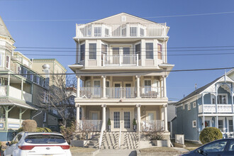 15 Main Ave in Ocean Grove, NJ - Foto de edificio - Building Photo