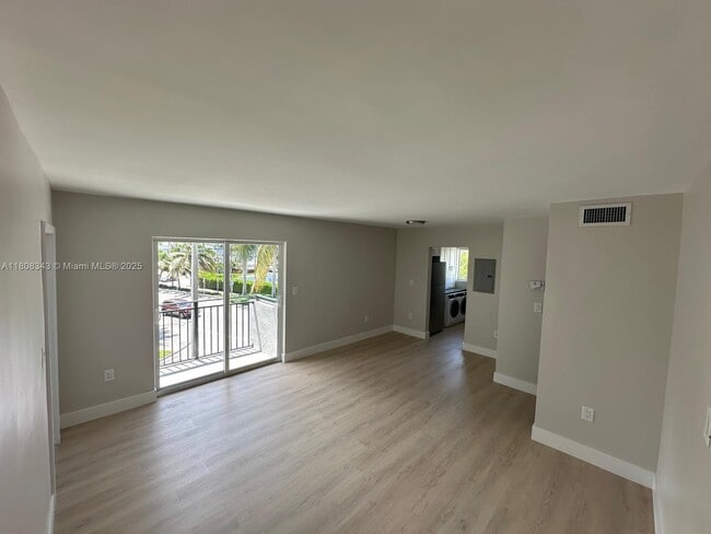 1101 NE 80th St in Miami, FL - Building Photo - Building Photo