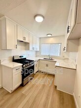 504 Hill Dr in Glendale, CA - Building Photo - Building Photo