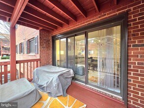 2700 Dartmouth Rd in Alexandria, VA - Building Photo - Building Photo