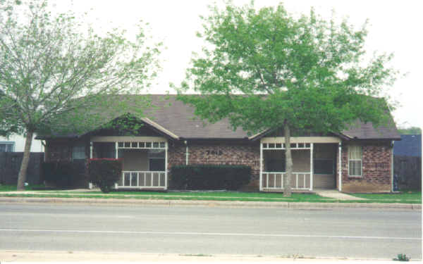 Westgate Duplexes in Austin, TX - Foto de edificio