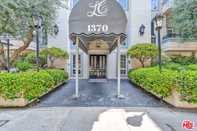 1370 Kelton Ave in Los Angeles, CA - Building Photo - Building Photo