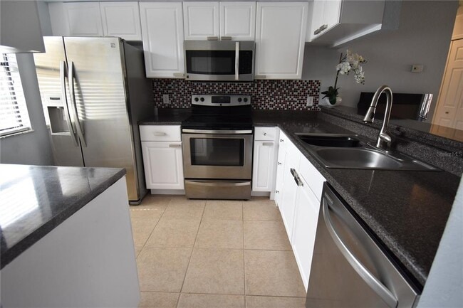 10177 Sailwinds Blvd S in Largo, FL - Building Photo - Building Photo