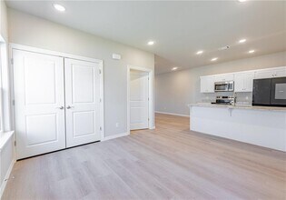 1403 SW Casuarina Dr in Bentonville, AR - Building Photo - Building Photo