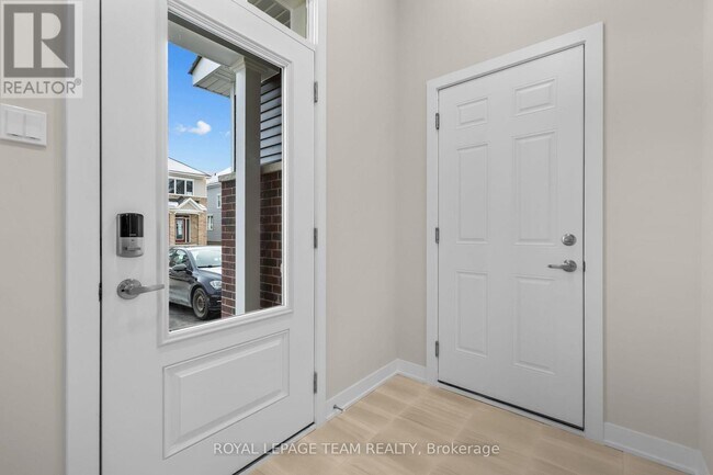 217 Ryan Reynolds Wy in Ottawa, ON - Building Photo - Building Photo