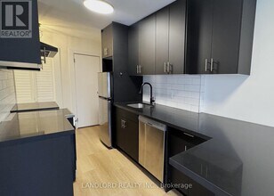 101-420 EGLINTON Ave in Toronto, ON - Building Photo - Building Photo