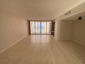 2200 NE 33rd Ave, Unit 18J in Fort Lauderdale, FL - Building Photo - Building Photo