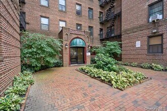 8910 35th Ave in New York, NY - Building Photo - Building Photo