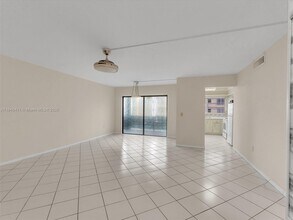 2551 NW 41st Ave in Lauderhill, FL - Building Photo - Building Photo