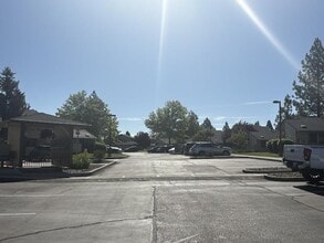 800 Jasper Pl in Yreka, CA - Building Photo - Building Photo