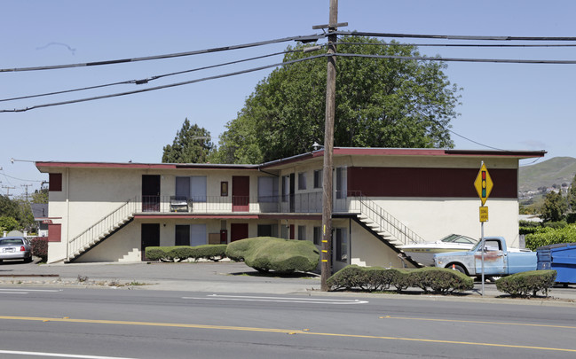 885 Whipple Rd in Union City, CA - Building Photo - Building Photo