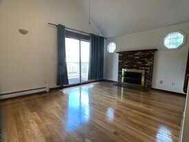 20 Eliot St, Unit 2 in Chestnut Hill, MA - Building Photo
