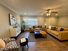 475 Little East Neck Rd in West Babylon, NY - Foto de edificio - Building Photo