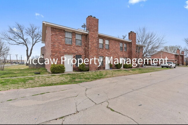 210 Rolston Rd in Irving, TX - Building Photo - Building Photo