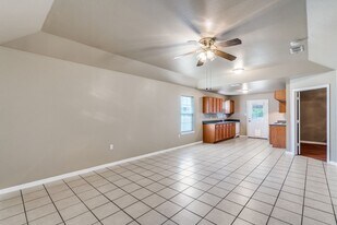 1155 Misty Acres Dr in New Braunfels, TX - Building Photo
