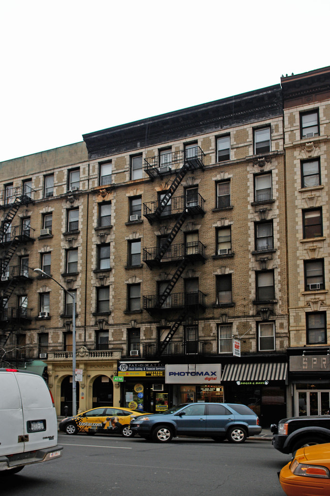 224-226 8th Ave in New York, NY - Building Photo - Building Photo