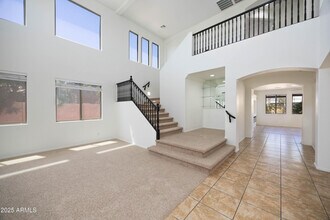 18546 E Oak Hill Ln in Queen Creek, AZ - Foto de edificio - Building Photo