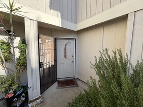 1023 Evans Ct in Hayward, CA - Building Photo - Building Photo