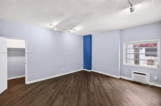 215 30th St in Miami Beach, FL - Building Photo - Building Photo
