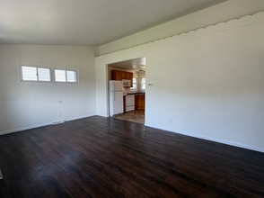 2508 Green Ave in Bristol, PA - Building Photo - Building Photo