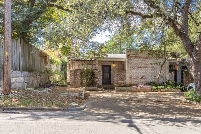 property at 2305 Montclaire St