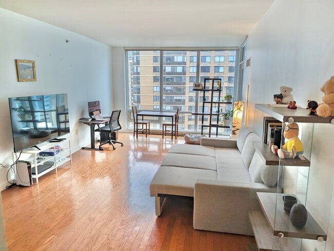 property at 20 Newport Pky