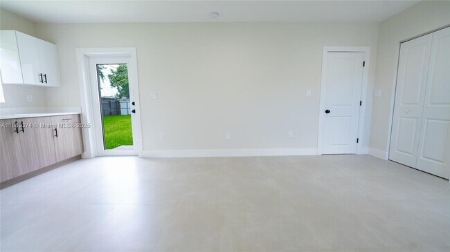 11820 SW 189th St in Miami, FL - Building Photo - Building Photo
