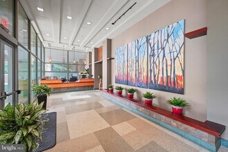 4600 S Four Mile Run Dr, Unit 423 in Arlington, VA - Foto de edificio - Building Photo