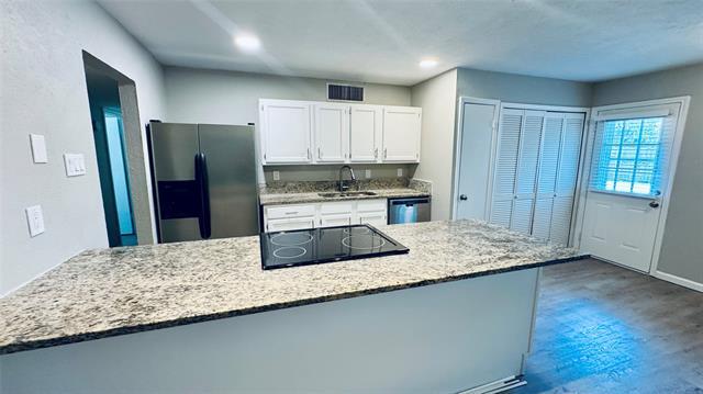 5208 Norris Dr in The Colony, TX - Building Photo