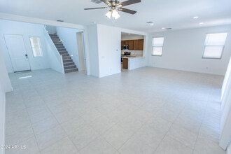 9510 W Roma Ave in Phoenix, AZ - Foto de edificio - Building Photo