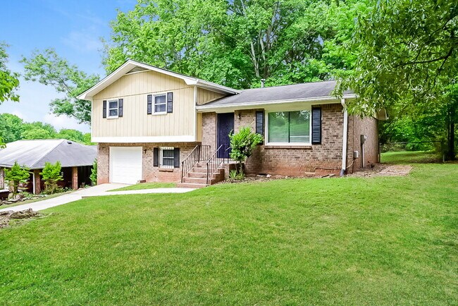3074 Menlo Park Dr in Rex, GA - Building Photo - Building Photo