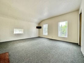 1243 E Walnut St in Green Bay, WI - Building Photo