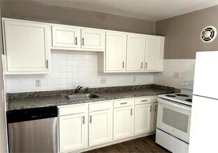 745 Ferguson Ave in Ferguson, MO - Building Photo - Building Photo