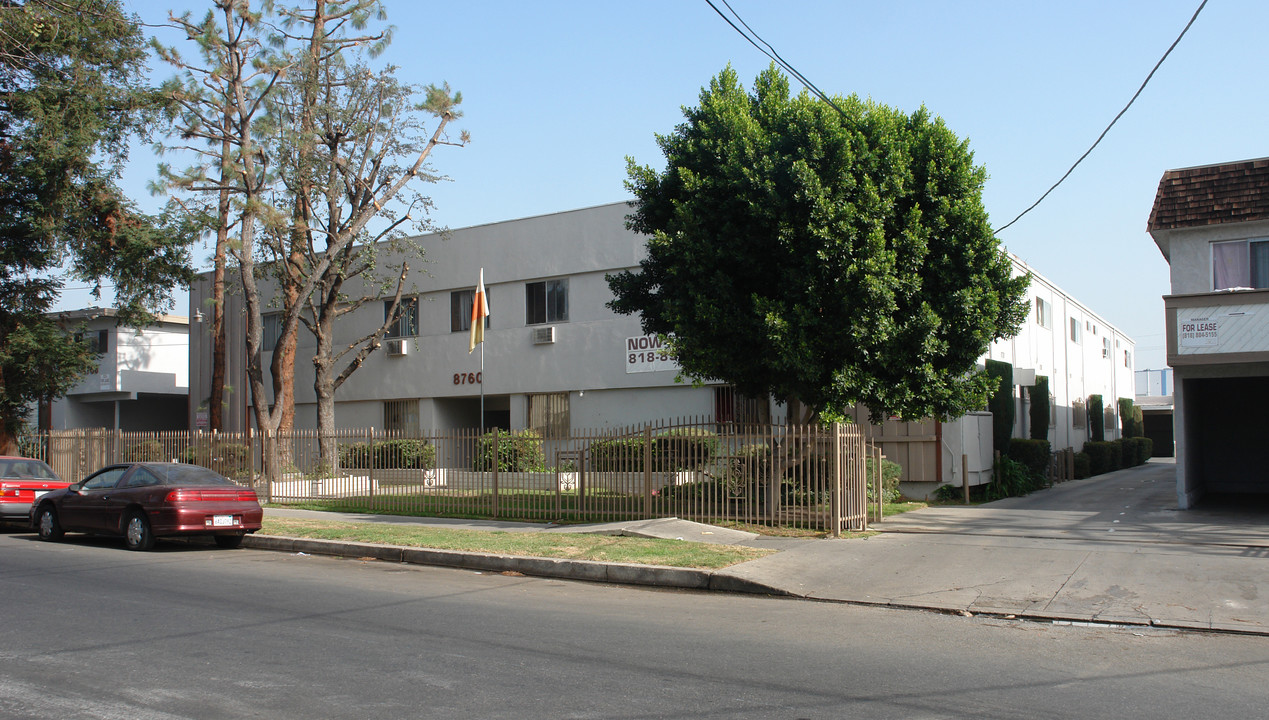 8760 Tobias Ave in Panorama City, CA - Building Photo