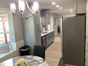 245 Malone Ave in Crowley, TX - Foto de edificio - Building Photo