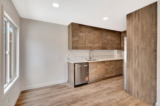 4327 Moraga Ave in San Diego, CA - Building Photo - Building Photo