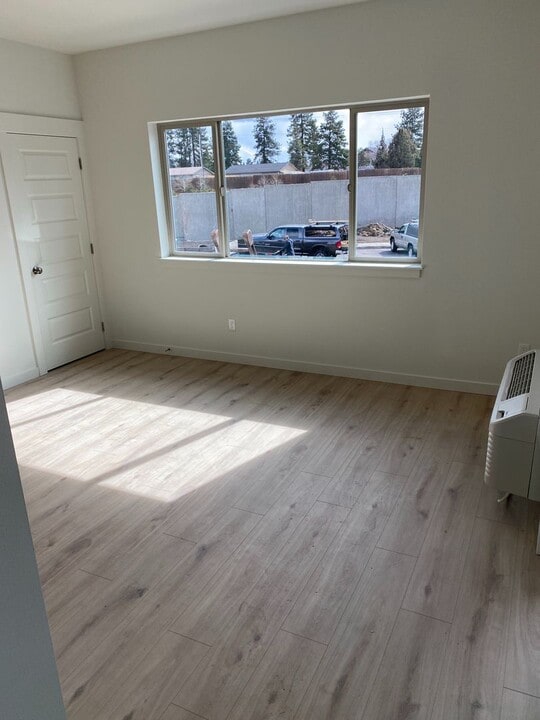 202 SW Maricopa Dr in Bend, OR - Building Photo